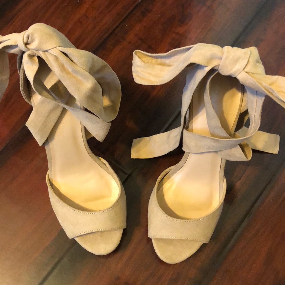 5.5 Tan Nude Beige Lace Up Heels